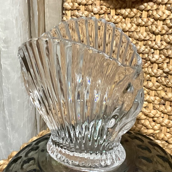 Mikasa Vintage Oval Scallop Cut Clear Crystal Glass Vase - Picture 6 of 8